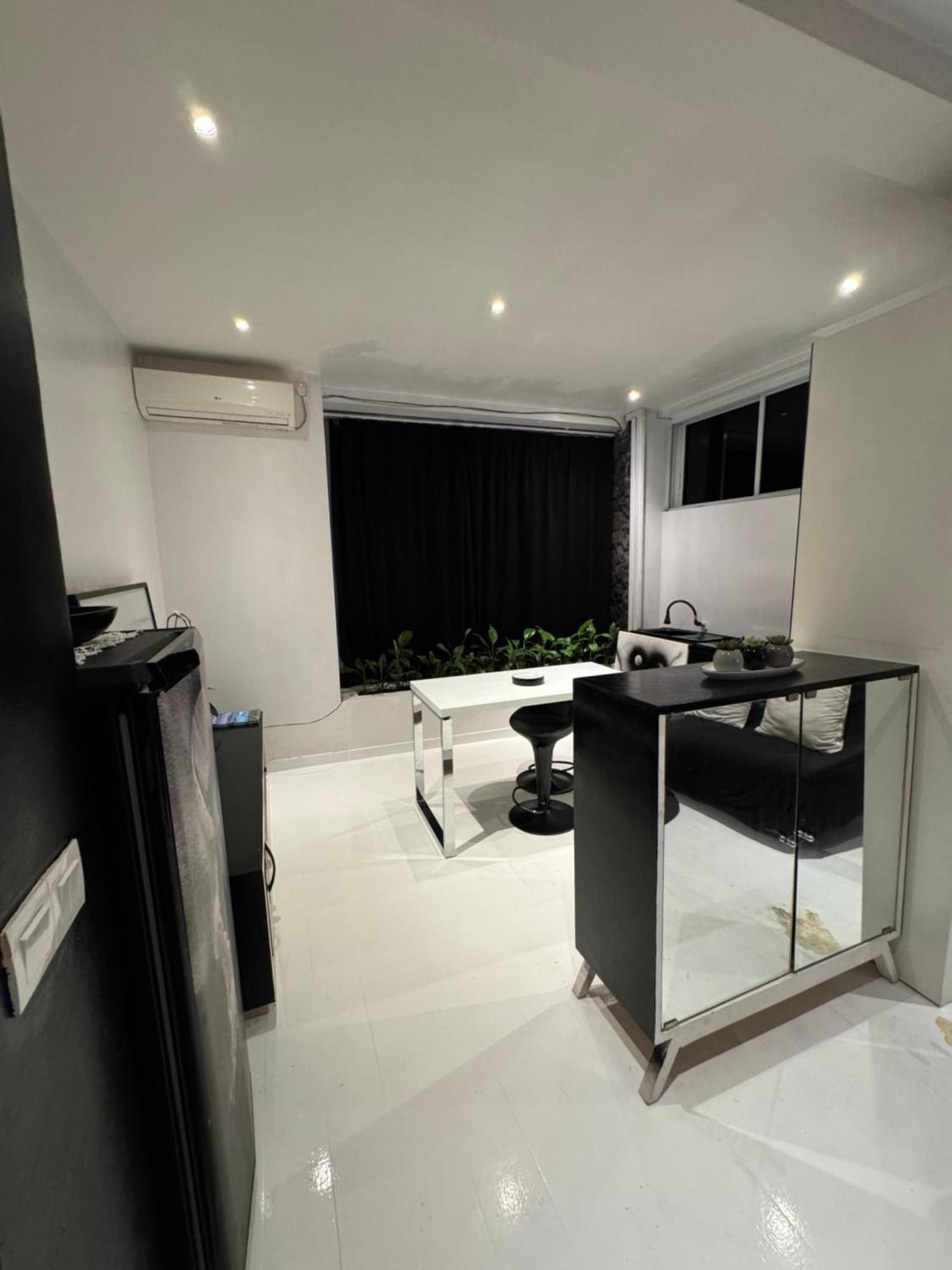 Apartment Minimalist Long Term