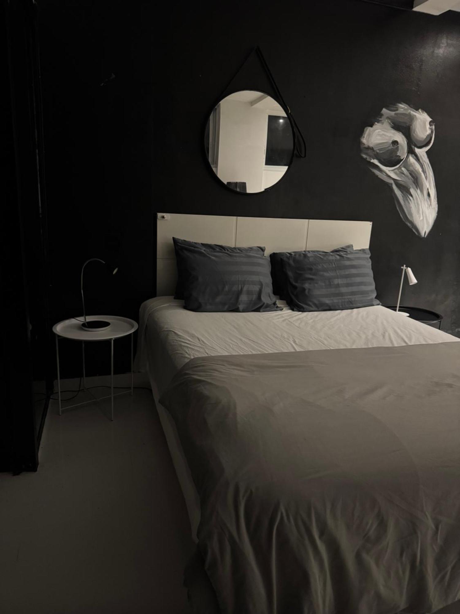 Apartment Minimalist Long Term